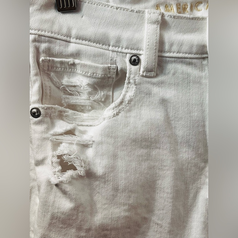 American Eagle outfitters White Ripped  & distressed Stretch Mom Straight Jeans - Picture 5 of 15